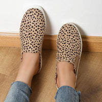 Women's Round-Toe Elastic-Fit Leopard Print Canvas Shoes 26690684C