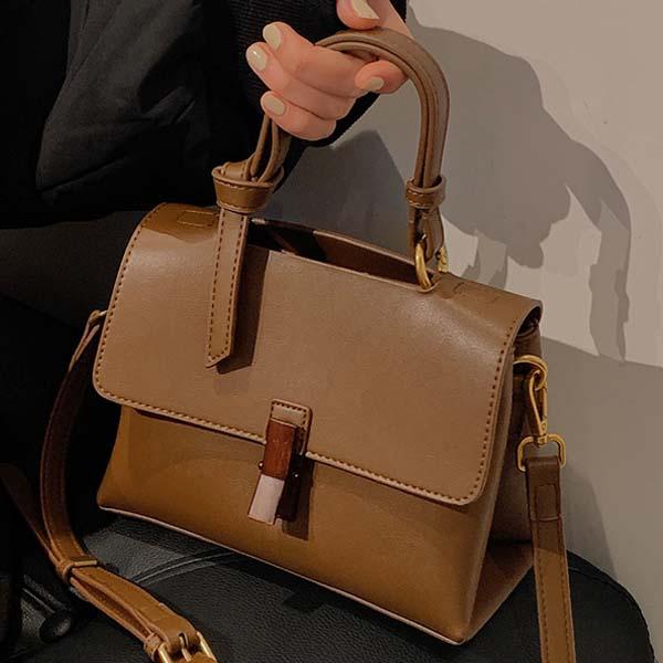 Women's Mahogany Vintage Large Capacity One Shoulder Messenger Bag