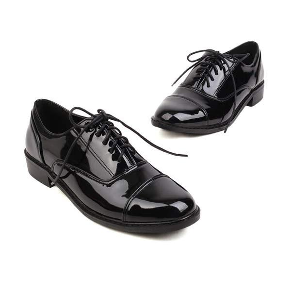 Women's Brogue Round Toe Lace-Up Low Heel Shoes 89797533C